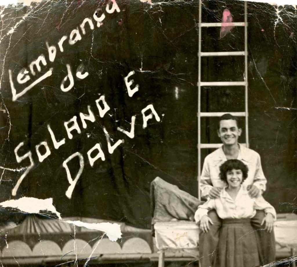 Solano Gimenes, em foto com sua partner no número de escada sete, Dalva Escobar.