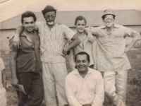 À esquerda, Luiz Solano Gimenes, e agachado, seu pai Solano Gimenes; foto tirada em Taquaritinga na década de 1960.